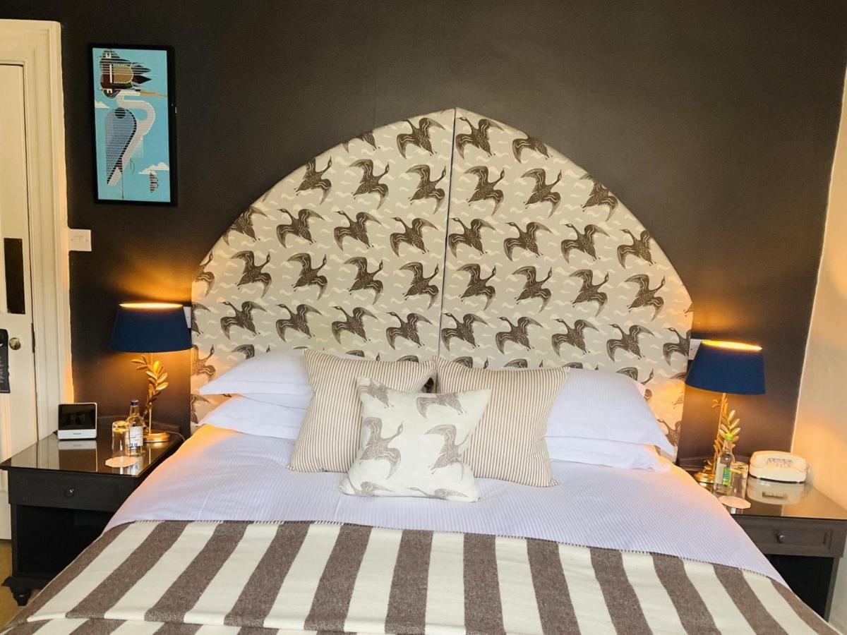 The Close Hotel Тетбъри Екстериор снимка
