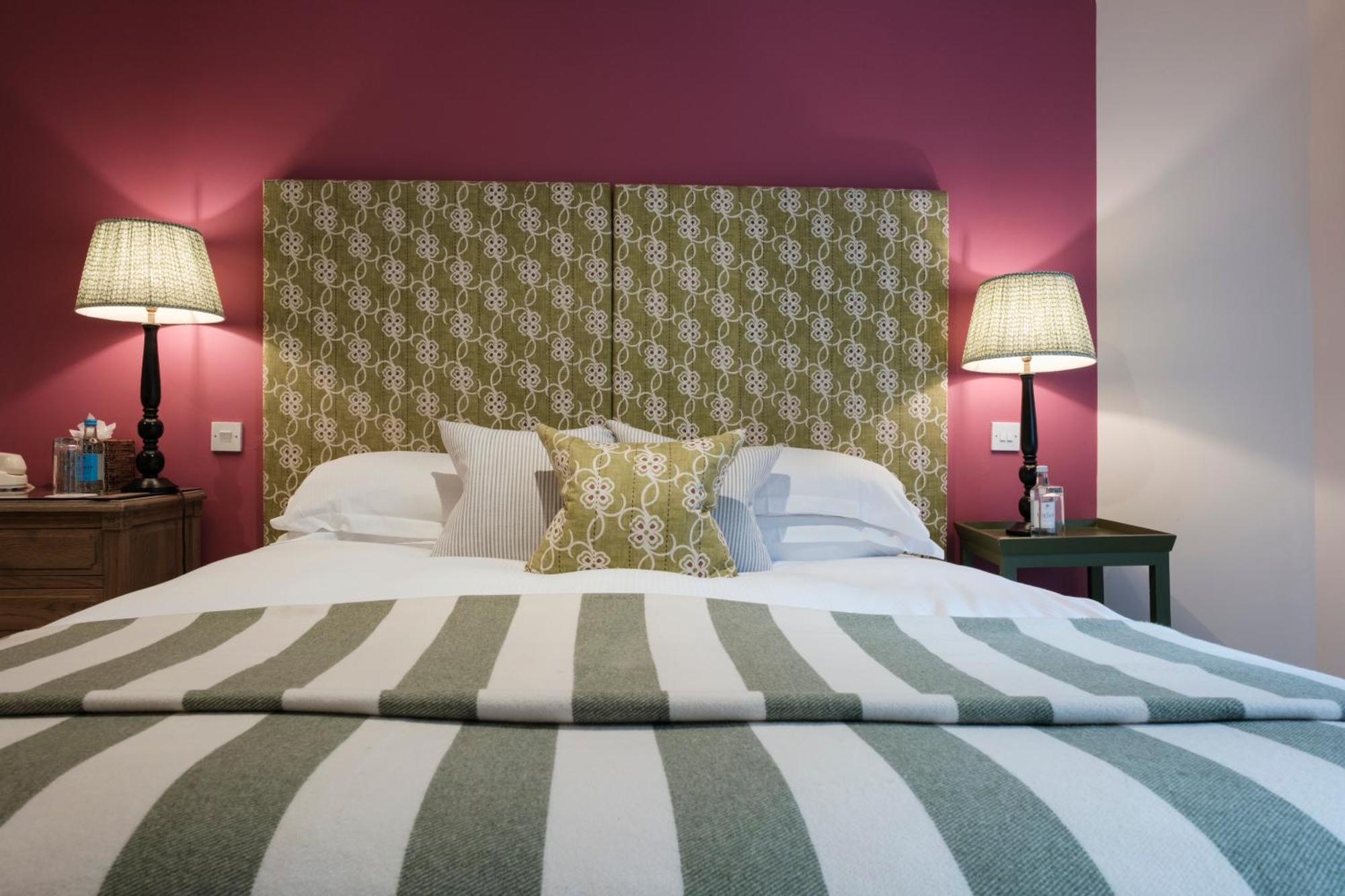 The Close Hotel Тетбъри Екстериор снимка
